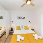 Villa Scenic Elegant With Pool Trogir