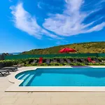 فيلة Scenic Elegant With Pool
