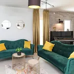Scenic Elegant With Pool تروغير