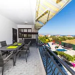 فيلة Scenic Elegant With Pool تروغير