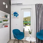 Scenic Elegant With Pool فيلة تروغير