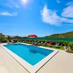 فيلة Scenic Elegant With Pool *